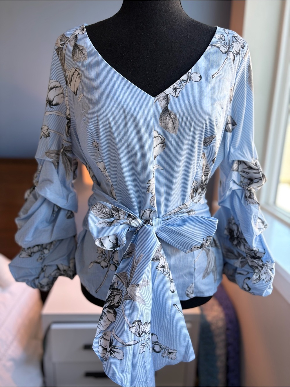 WHBM Blue Floral Pin-Stripe Tie-Waist Ruffle Sleeve Blouse w Ruched Sleeves